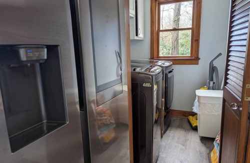 Durham House | NEW! Adorable 2BR/1BA | Sunporch | Smart Kitchen