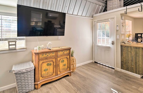 Fairhope Apartment | NEW! Alabama Tiny Home Vacation Rental, Dogs Okay!