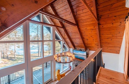 Pocono Summit House | New! All season lakefront house with hot tub!
