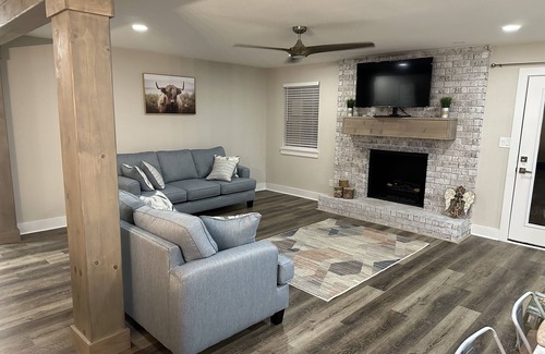 Northwest Pensacola House | New amenities,rustic charm! Convenient local, relaxing ,private, & just for you!