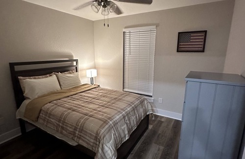 Northwest Pensacola House | New amenities,rustic charm! Convenient local, relaxing ,private, & just for you!