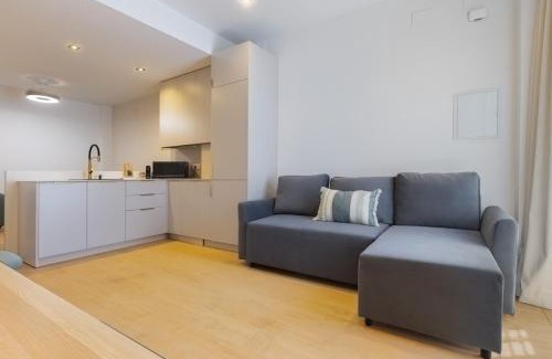 Los Remedios Apartment | New and bright Triana Niebla Apartment in Seville