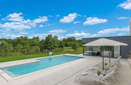 Kringa Cottage | New and modern villa with private pool and jacuzzi in central Istria