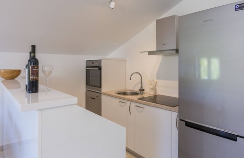 Rozat Apartment | NEW apartment for 6 with pool and barbecue