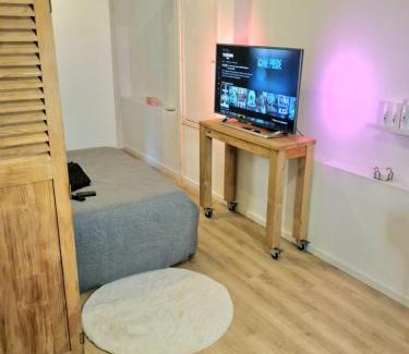 Burgwallen Nieuwe Zijde Apartment | New Apartment in the Heart of Amsterdam
