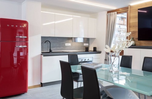 Cervinia Apartment | New apartment overlooking mountain, private garage, walking distance lifts