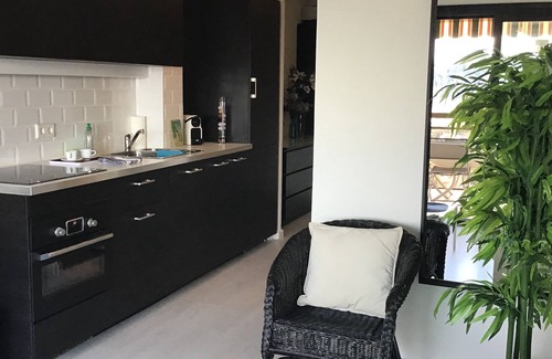 Lazaret Apartment | NEW! Apartment Seaview . Swimmingpool. Aircondition. Parking . Sleeps 2