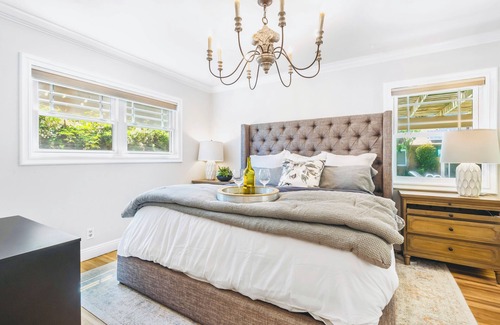 Northridge House | New Beautiful Modern 3 bedroom /Heated Pool with Full Amenities