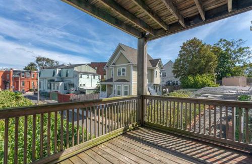 Dudley - Brunswick King Apartment | NEW! Boston Condo Near MBTA, 3 Mi to Fenway! (U2)