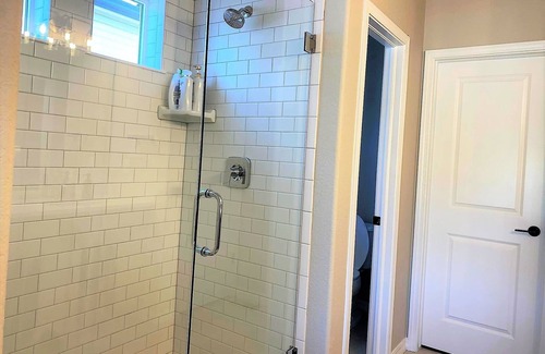 Stetson Hills House | New build 5 bed (4bedroom) & 3 bath - Peaceful