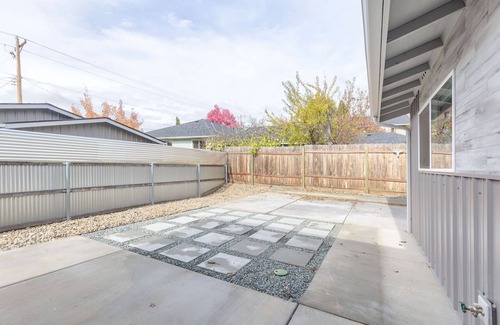 Grants Pass House | NEW Build-777 Hideaway