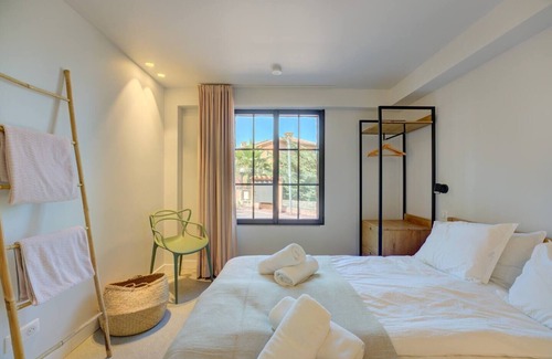 Theoule-sur-Mer Cabin | New build and beautiful beach house with sea view