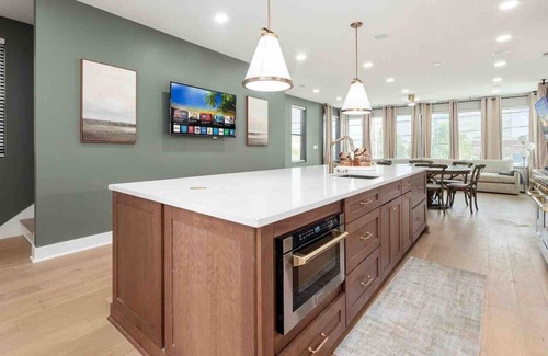 Downtown Columbus House | New Build, Downtown Views, next to NCH