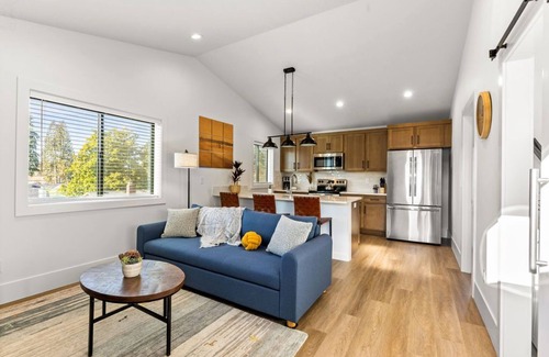 Vancouver House | New Build, Great Value near Downtown Vancouver & Waterfront