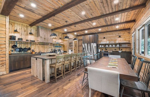 Island Park Cabin | New Build Luxury Yellowstone House on 6 acres, Private Decks, Fire pit
