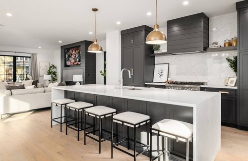 Downtown Columbus House | NEW BUILD Short North Home w/Rooftop Terrace!