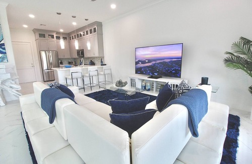 Stuart House | New Build - Waterfront Home in Port Salerno - Stuart - Private Boat Dock & Lift - Community Pool.