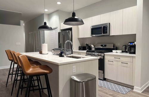 Ravenswood Apartment | New Built Apartment, Sleeps 12!