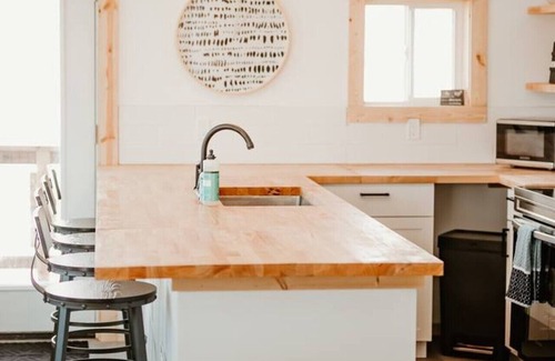 Como Cabin | New Cabin I Game Room I King Beds I Mountains