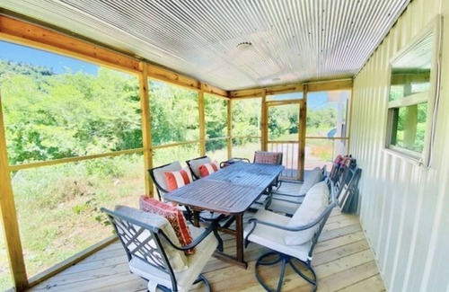 Mountain View Cabin | New Cabin just minutes from Sylamore Creek and close to town!
