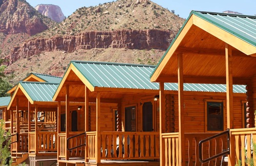 Zion National Park South Entrance Cabin | New Cabins in Springdale, Utah. 1/2 mile to entrance of Zion National Park!