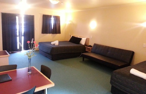 Rotorua Hotel | New Castle Motor Lodge