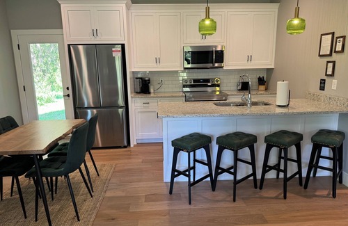 New Haven House | New Charming 2-bedroom house in enjoyable New Haven, 6 Miles from Bardstown!