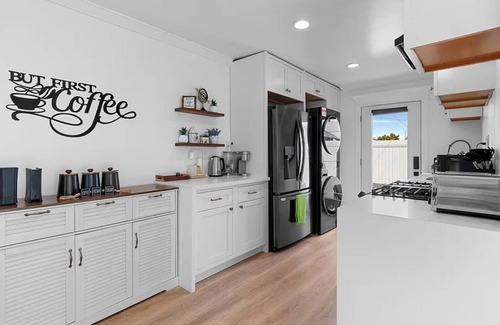 Eastside House | -NEW - Charming 3-bedroom house with WiFi and AC in awesome Long Beach