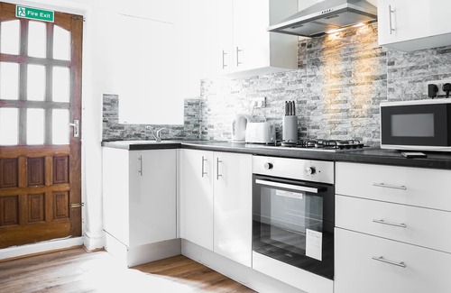 Liverpool House | NEW Charming 4-BR House near City Centre