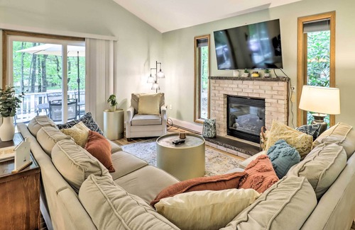 Jim Thorpe House | NEW! Charming Jim Thorpe Getaway w/ Deck + Yard!