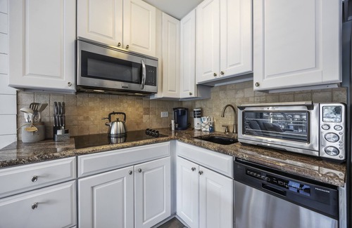 Hilton Head Island Condo | NEW Coligny/Forest Beach Condo!