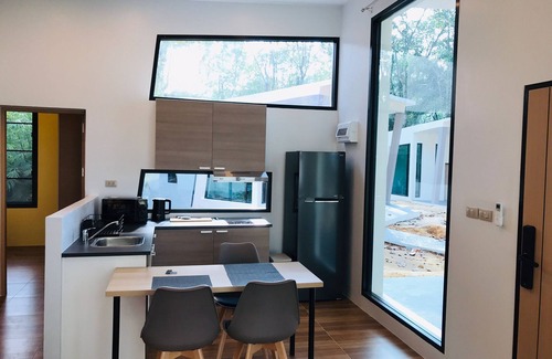 Khuekkhak House | New - Comfort - 2 BR - Close to the beach