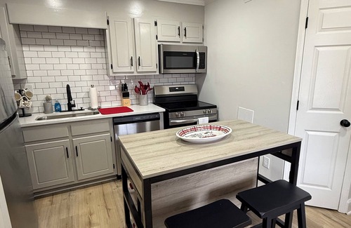 Tuscaloosa Condo | NEW condo- 1.5mi walk to Bryant-Denny! Cozy 2/2 perfect for Gameday weekends!