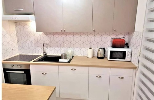 Romainville Apartment | New condo, Quiet, Bright, Terrace, Free Parking