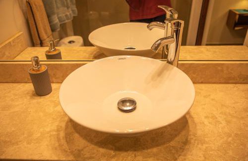 Los Cabos Apartment | NEW Condo w/Rooftop Pool & View
