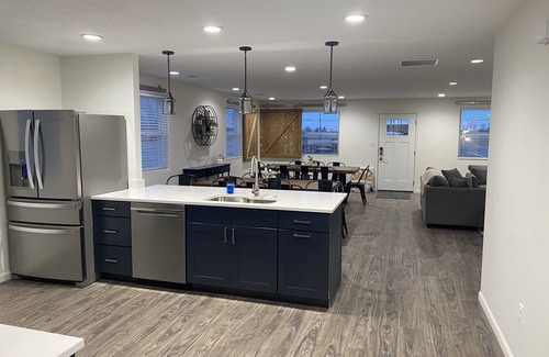 Houston House | NEW! Countryside Retreat Home with Space for Entertaining, Weddings and More!