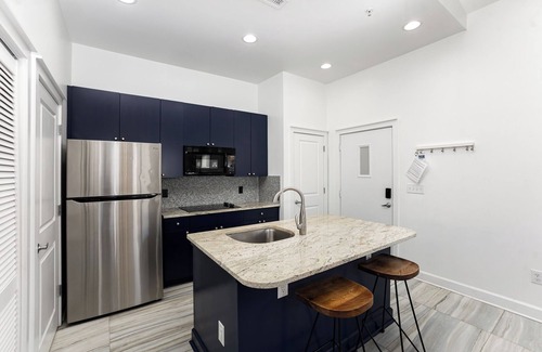 First Ward Condo | NEW! Cozy 1-bedroom condo with parking in charming Charlotte