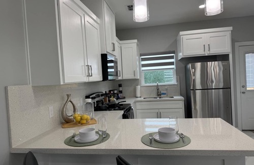 Mission Apartment | New Cozy & Spacious Apartment - Great location