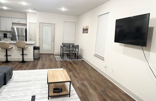 Southside House | New Cozy Spot by Lackland & Seaworld