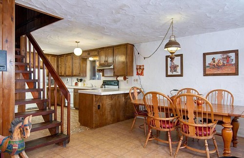 Julian House | New Discount ends 10/30 - Julian Wagon Wheel Retreat for large or small groups