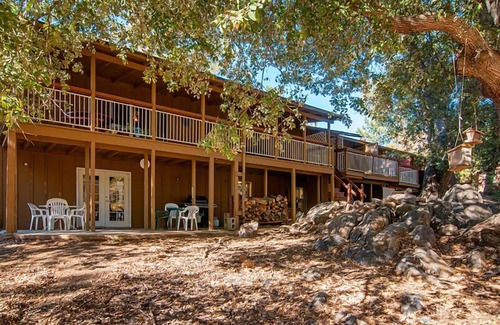 Julian House | New Discount ends 10/30 - Julian Wagon Wheel Retreat for large or small groups