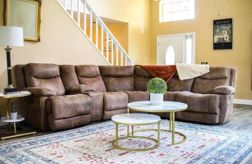 Ridgewood Lakes House | NEW Disney World Villa 4BR, Private Pool Fam Retreat