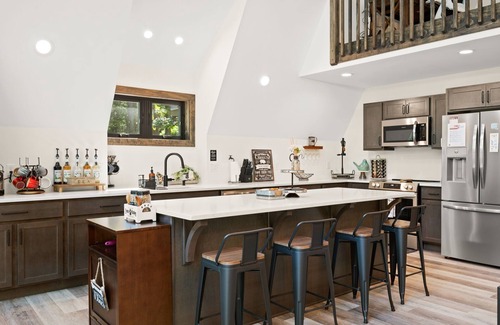 Albrightsville Ski Chalet | NEW Dog-Lovers Retreat:Dog Bath-WFH-Coffee-EV Charger