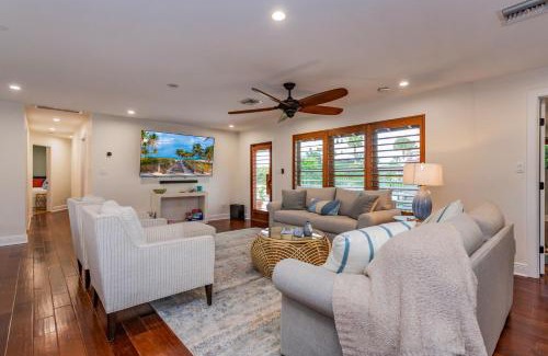 Colin Park House | New Dolce Vita Pool Across from Beach Access Walk to River Access Close to Flagler