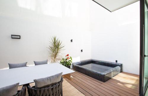Colonia 5 de Diciembre House | New Downtown Condo with Private Dipping Pool