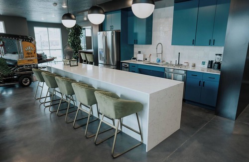 Downtown Salt Lake City Apartment | NEW Downtown SLC Apt l KING Bed l City View
