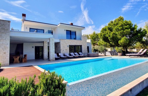 Liznjan Villa | New enchanting Villa Marlera with sea view and infinity private pool