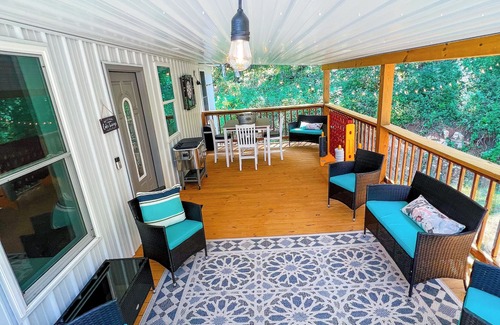 Bronston House | New! Escape at Echo Point with SwimSpa! 2 King Beds- 5 min from boat ramp