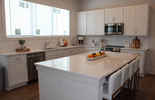 Chosewood Park House | New, EV Charger, Free Garage Parking, Outside Space, Pet Friendly, Near GA World Congress Center