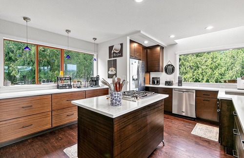 Auburn House | *New* Experience Fall Colors and Stunning Views